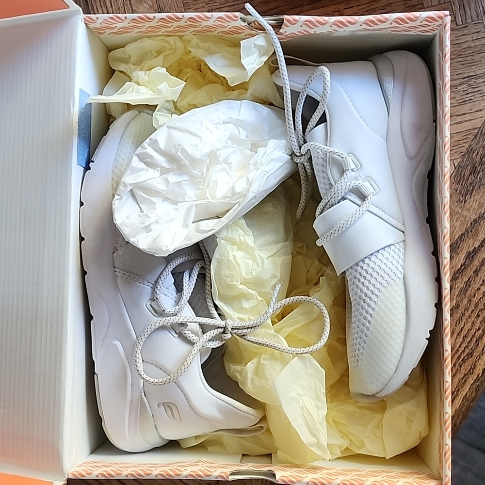 Fabletics Zuma studio sneaker